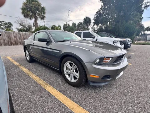 2011 Ford Mustang V6 Coupe 2D