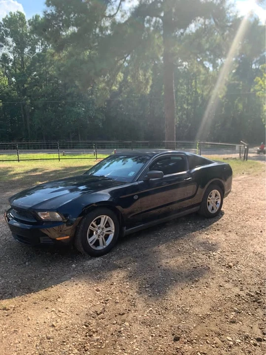 2011 Ford S197 Mustang - Image 2 of 6
