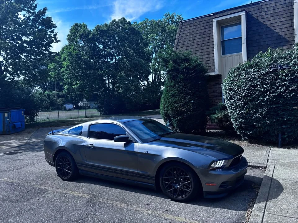 2011 Ford S197 Mustang - Image 3 of 8