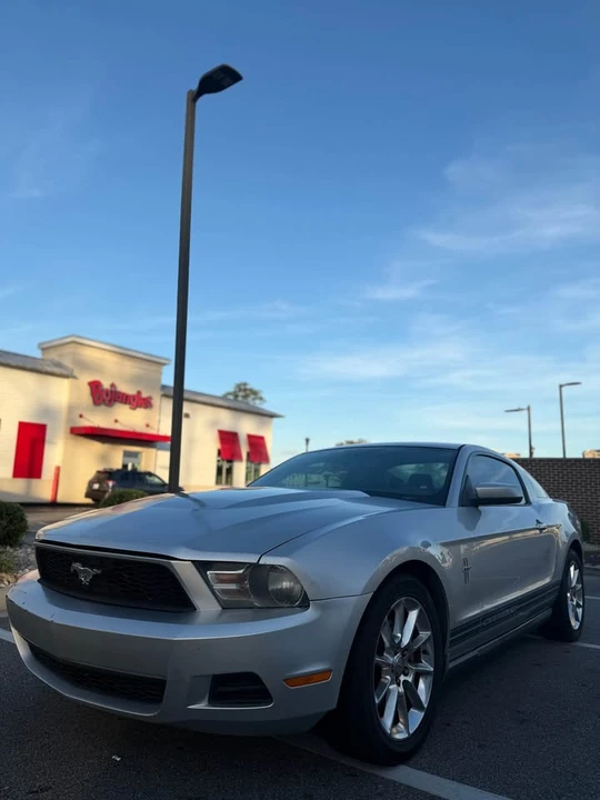 2011 Ford S197 Mustang - Image 2 of 15