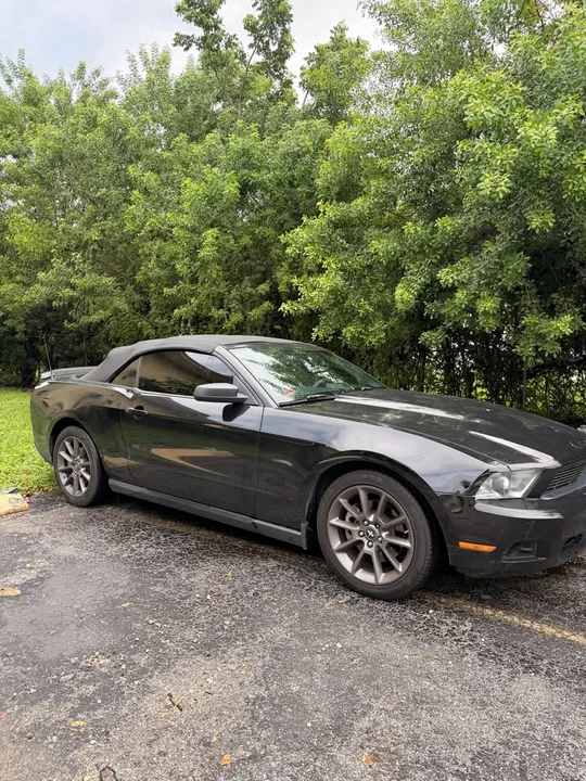 2011 Ford S197 Mustang - Image 4 of 8