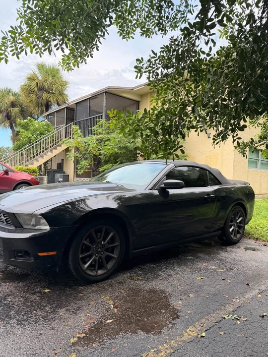 2011 Ford S197 Mustang - Image 3 of 8