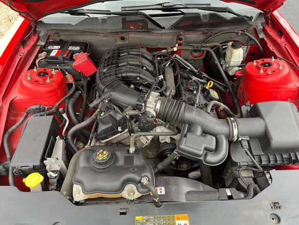 2011 Ford S197 Mustang - Image 11 of 12