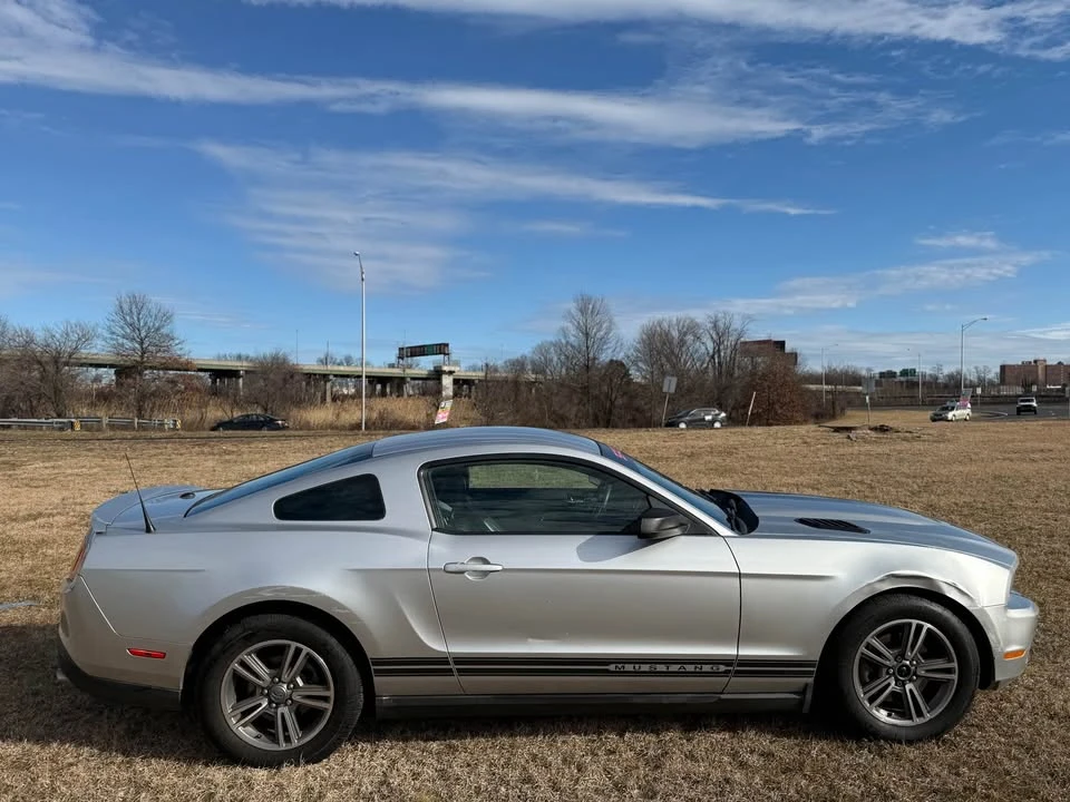 2011 Ford S197 Mustang - Image 15 of 16