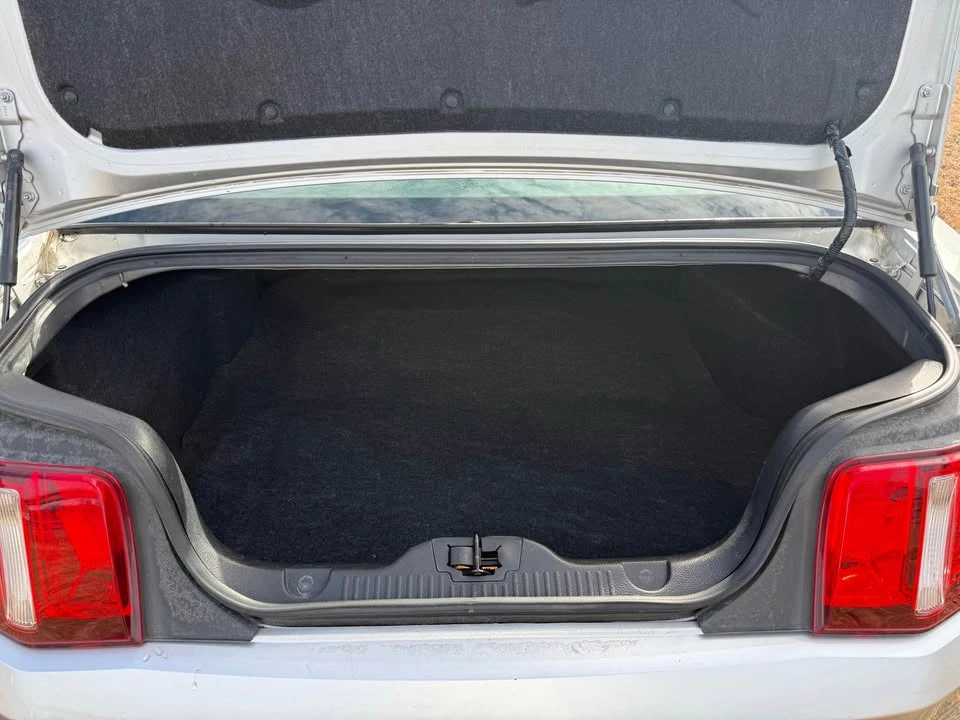 2011 Ford S197 Mustang - Image 14 of 16