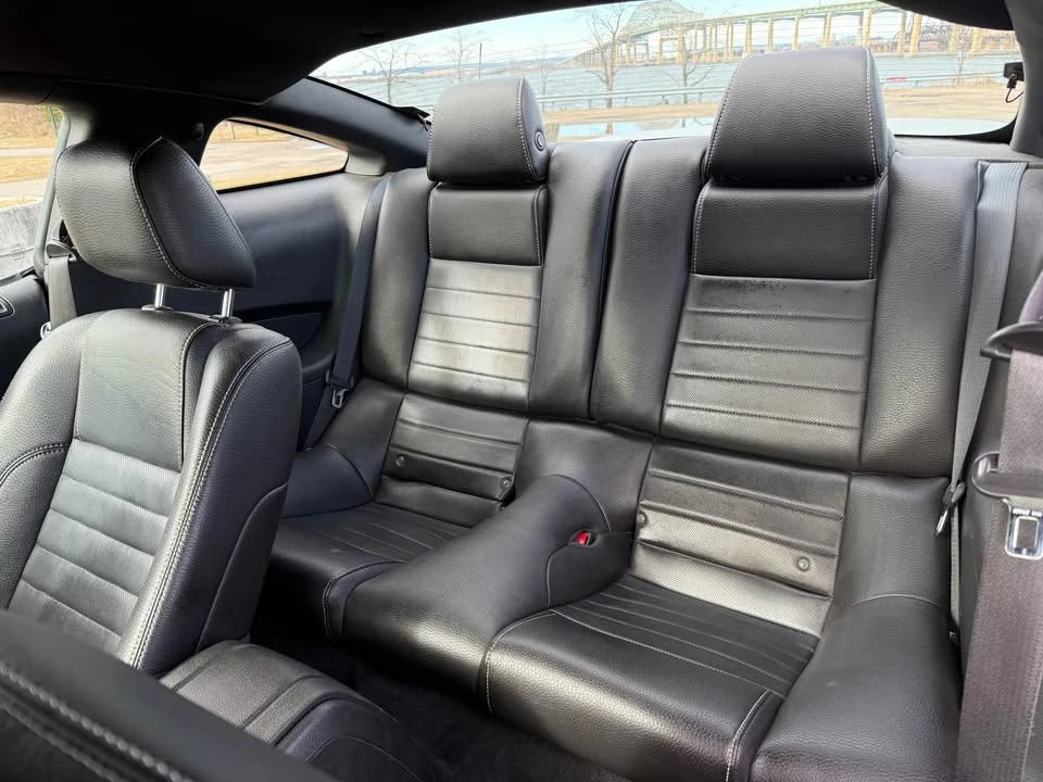 2011 Ford S197 Mustang - Image 9 of 16