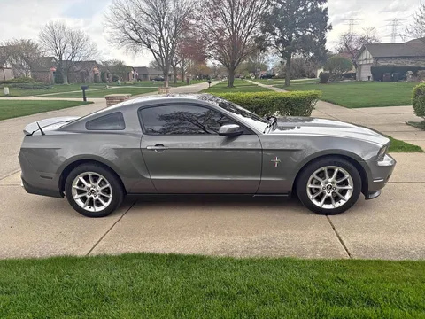2011 Ford Mustang V6 Premium Coupe