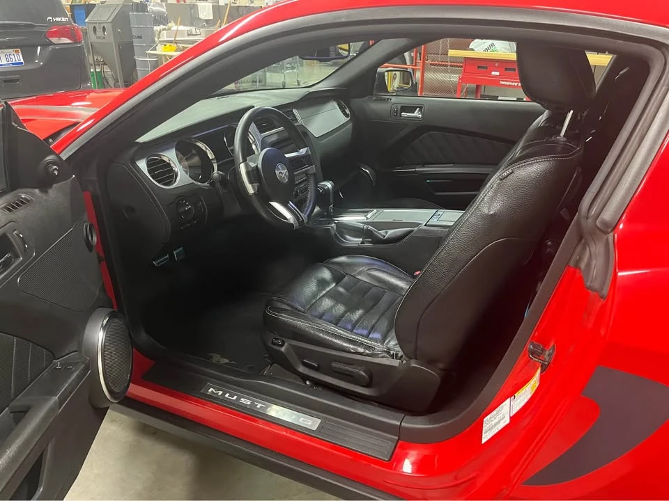 2011 Ford S197 Mustang - Image 6 of 10
