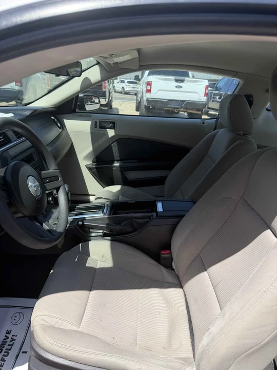 2011 Ford S197 Mustang - Image 2 of 6