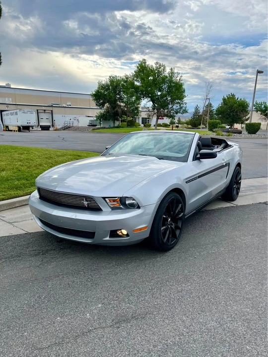 2011 Ford S197 Mustang - Image 2 of 14