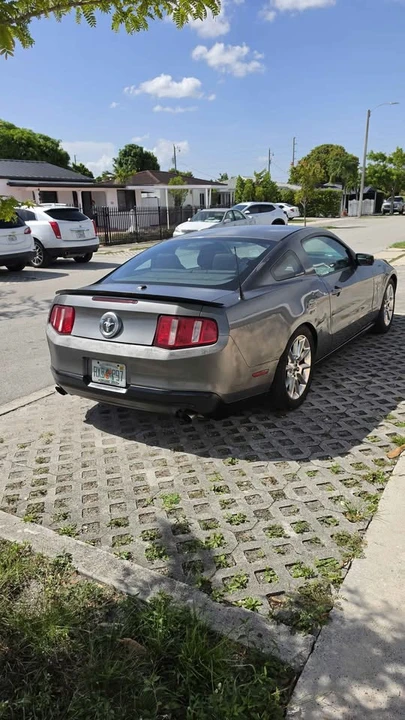 2011 Ford S197 Mustang - Image 9 of 13