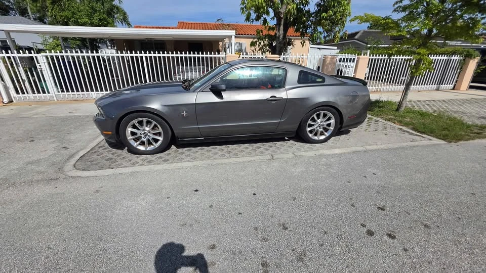 2011 Ford S197 Mustang - Image 11 of 13