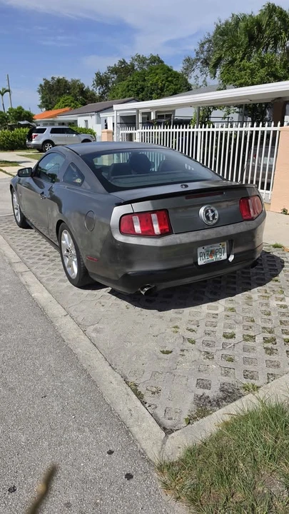 2011 Ford S197 Mustang - Image 8 of 13