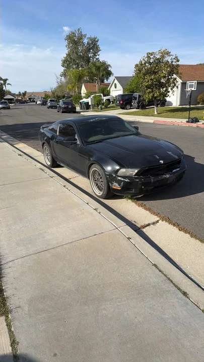 2011 Ford S197 Mustang - Image 3 of 10
