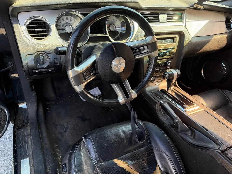 2011 Ford S197 Mustang - Image 7 of 10