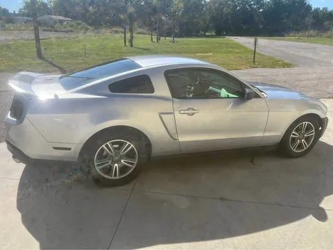 2011 Ford Mustang V6 Premium Coupe 2D