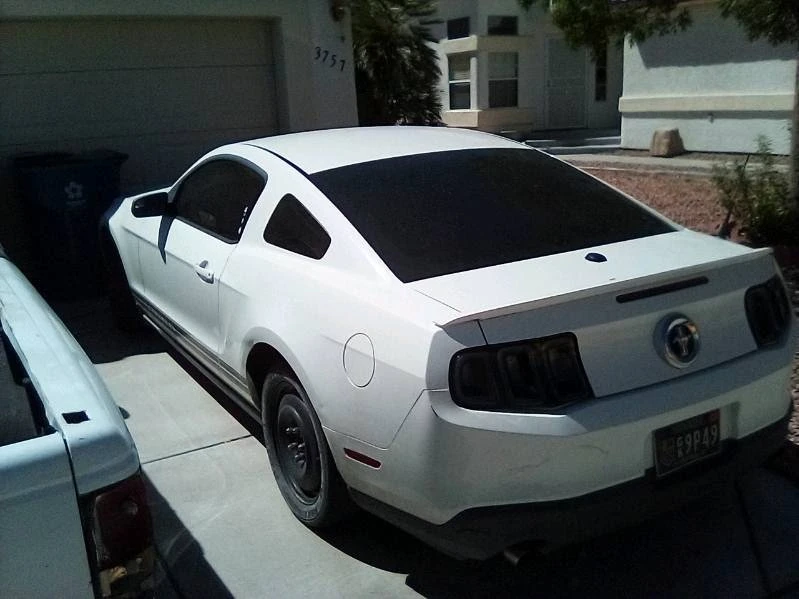 2011 Ford S197 Mustang - Image 2 of 10