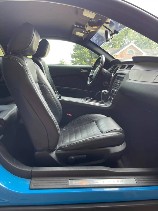 2011 Ford S197 Mustang - Image 10 of 12