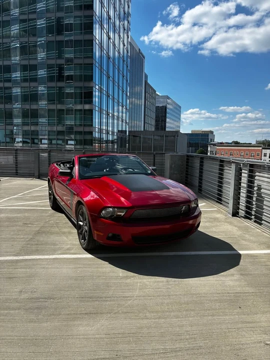 2011 Ford S197 Mustang - Image 2 of 6