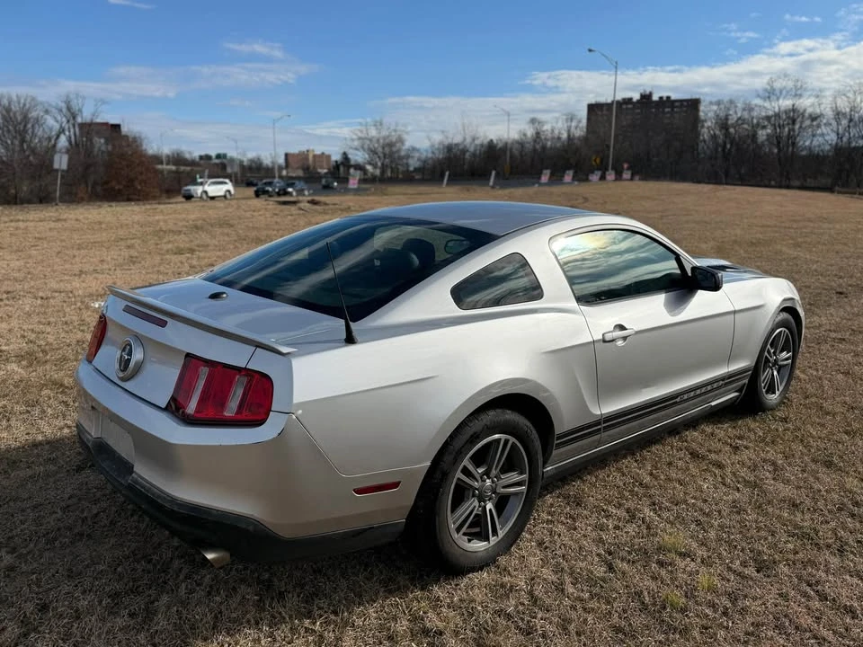 2011 Ford S197 Mustang - Image 5 of 14