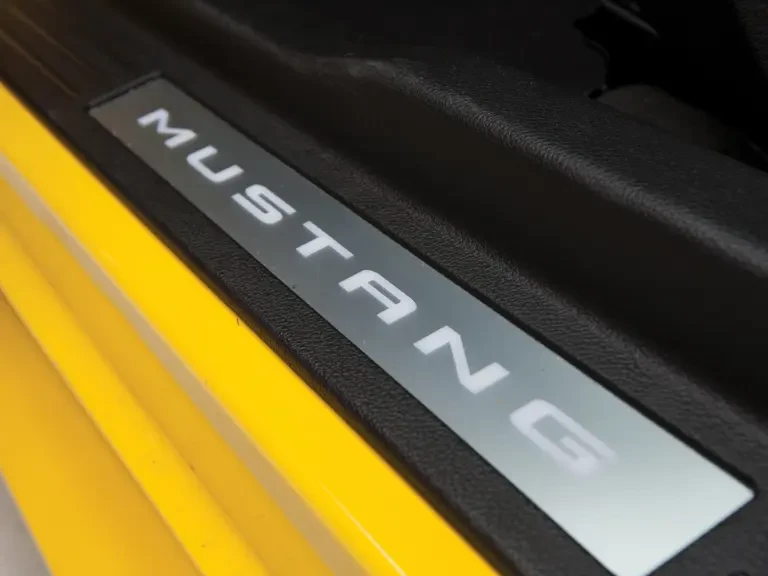 2011 Ford S197 Mustang - Image 17 of 27