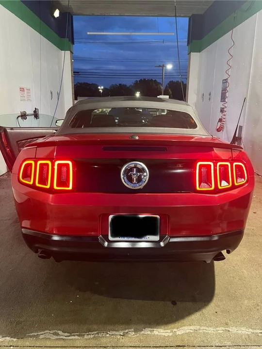 2011 Ford S197 Mustang - Image 9 of 17