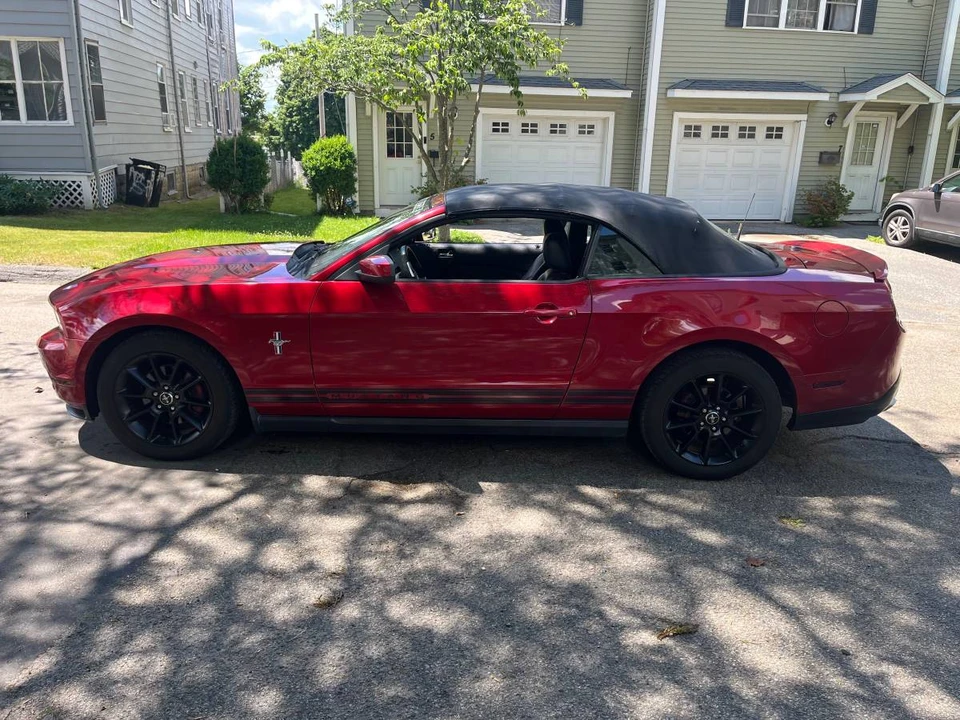 2011 Ford S197 Mustang - Image 6 of 17