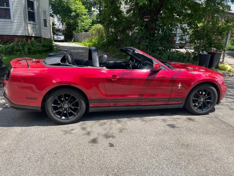 2011 Ford S197 Mustang - Image 3 of 17