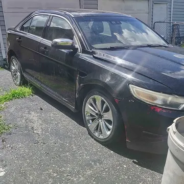 2011 Ford Taurus LX Sedan 4D