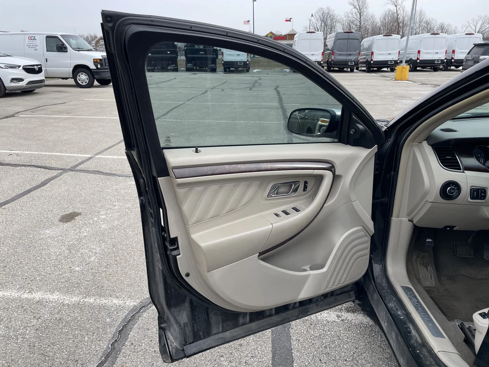 2011 Ford Taurus 5th Gen - Image 17 of 21