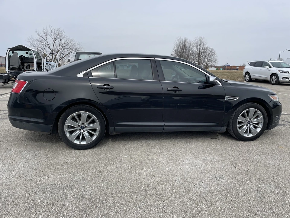 2011 Ford Taurus 5th Gen - Image 9 of 21