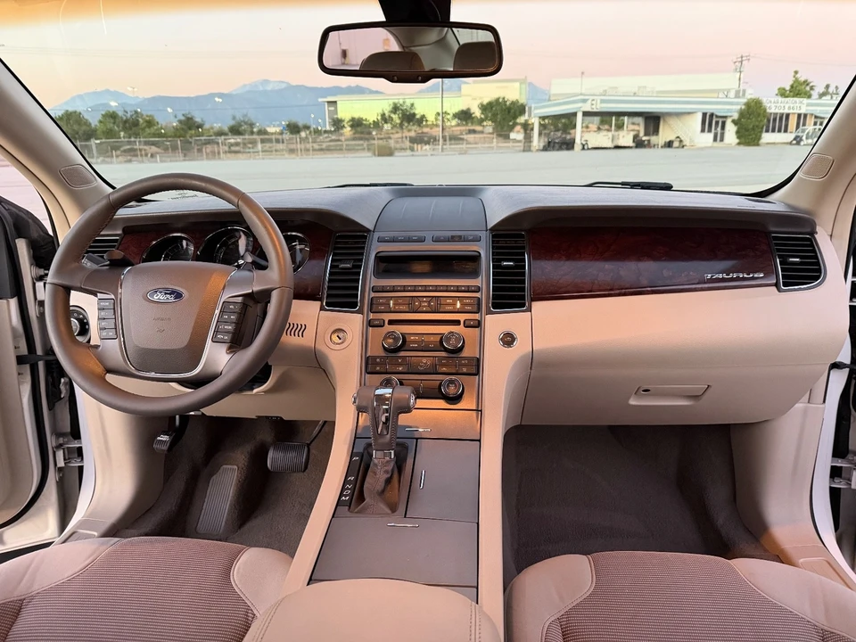 2011 Ford Taurus 5th Gen - Image 18 of 21