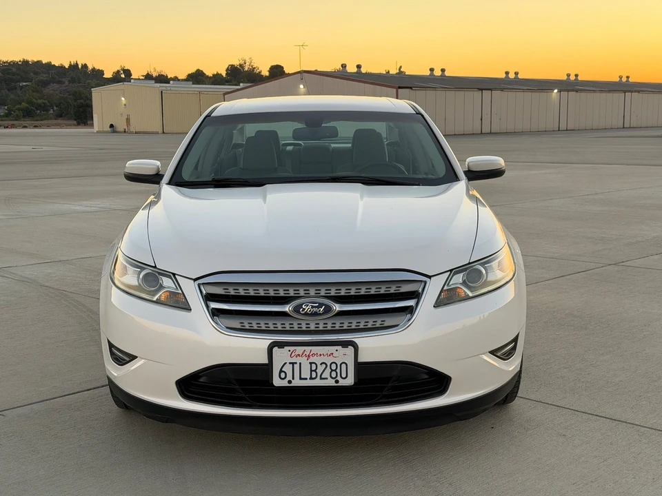 2011 Ford Taurus 5th Gen - Image 9 of 21