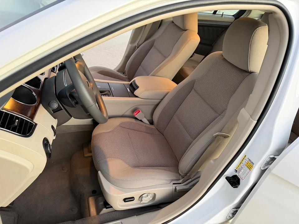 2011 Ford Taurus 5th Gen - Image 19 of 21