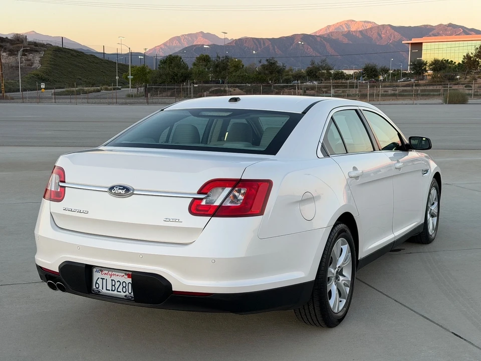 2011 Ford Taurus 5th Gen - Image 4 of 21