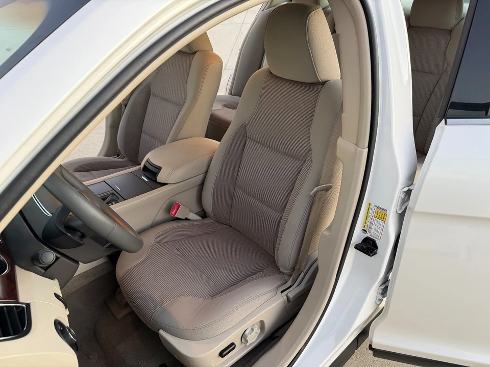 2011 Ford Taurus 5th Gen - Image 17 of 21