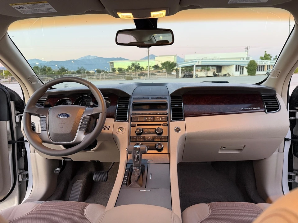 2011 Ford Taurus 5th Gen - Image 20 of 21