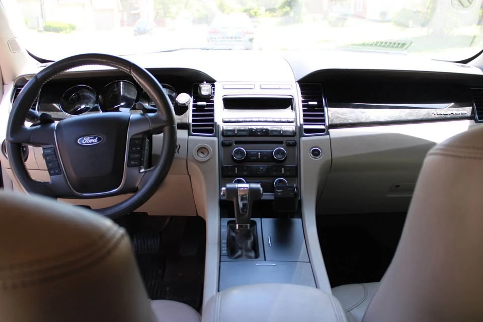 2011 Ford Taurus 6th Gen - Image 7 of 7