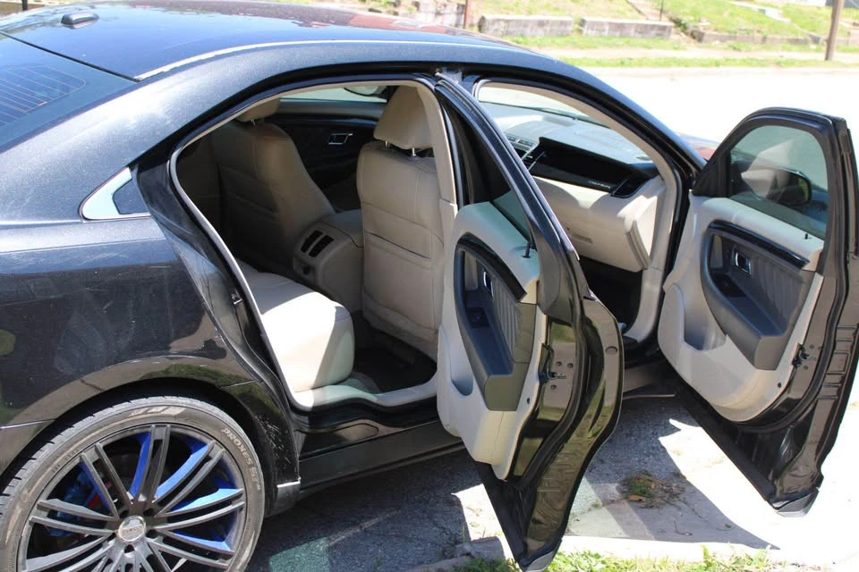 2011 Ford Taurus 6th Gen - Image 3 of 7