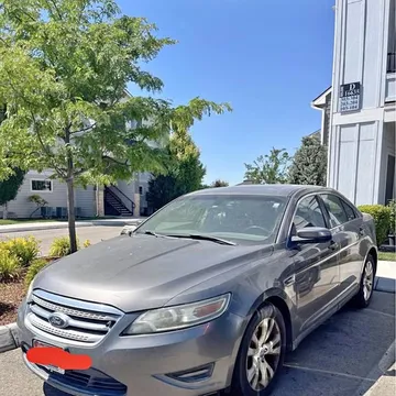 2011 Ford Taurus SEL Sedan 4D