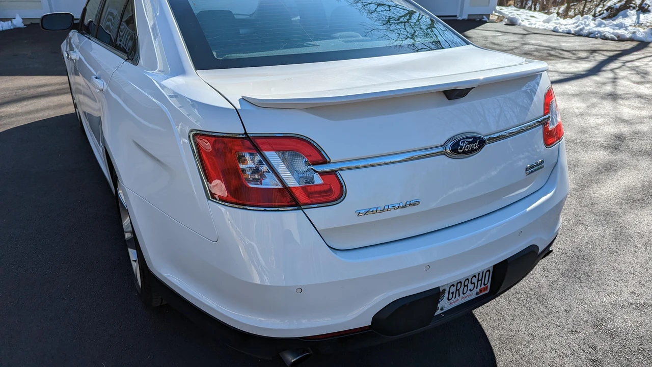 2011 Ford Taurus SHO 6th Gen - Image 29 of 31