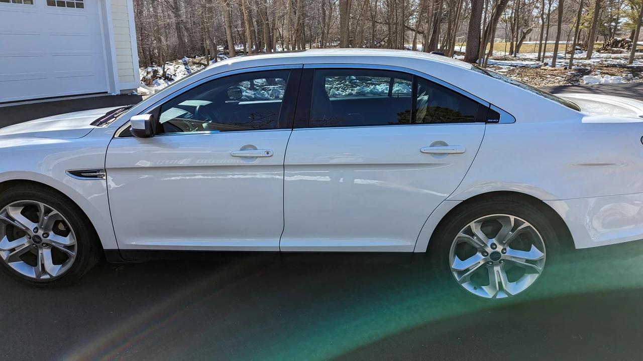 2011 Ford Taurus SHO 6th Gen - Image 24 of 31