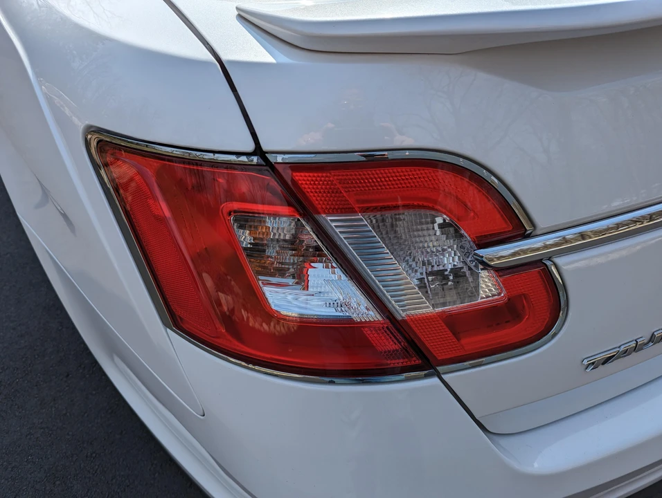 2011 Ford Taurus SHO 6th Gen - Image 30 of 31
