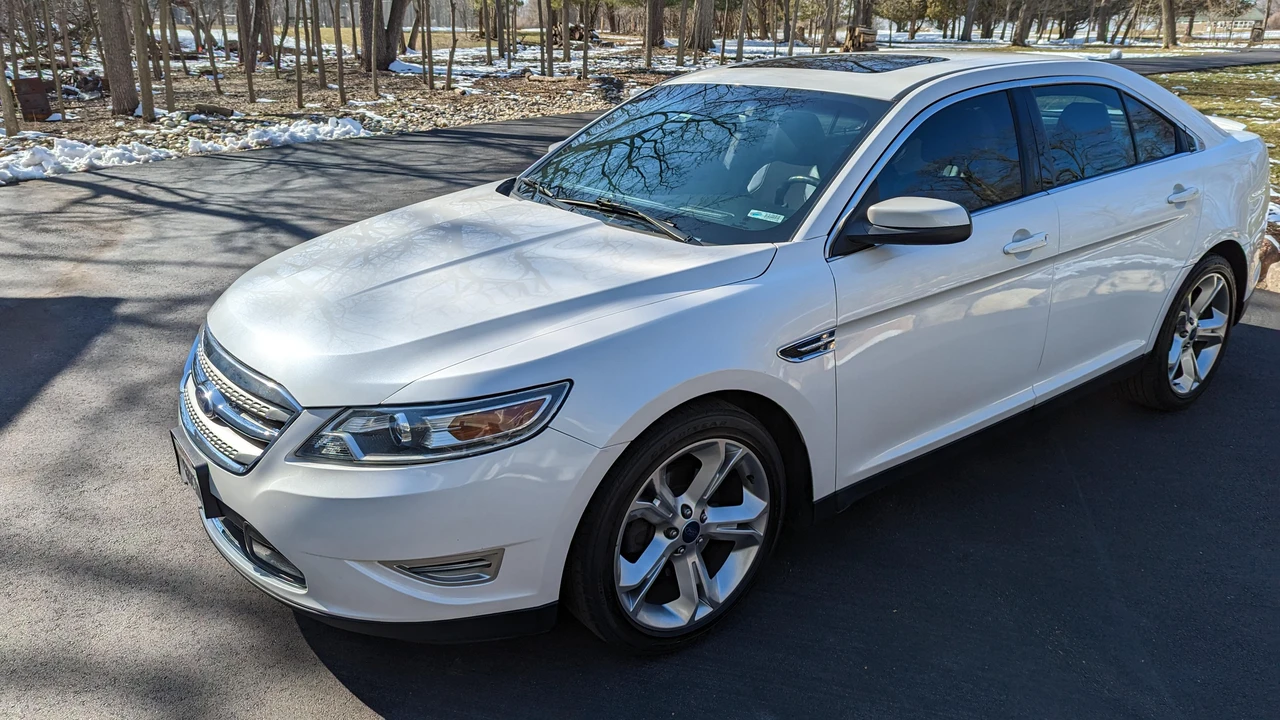 2011 Ford Taurus SHO 6th Gen - Image 10 of 31