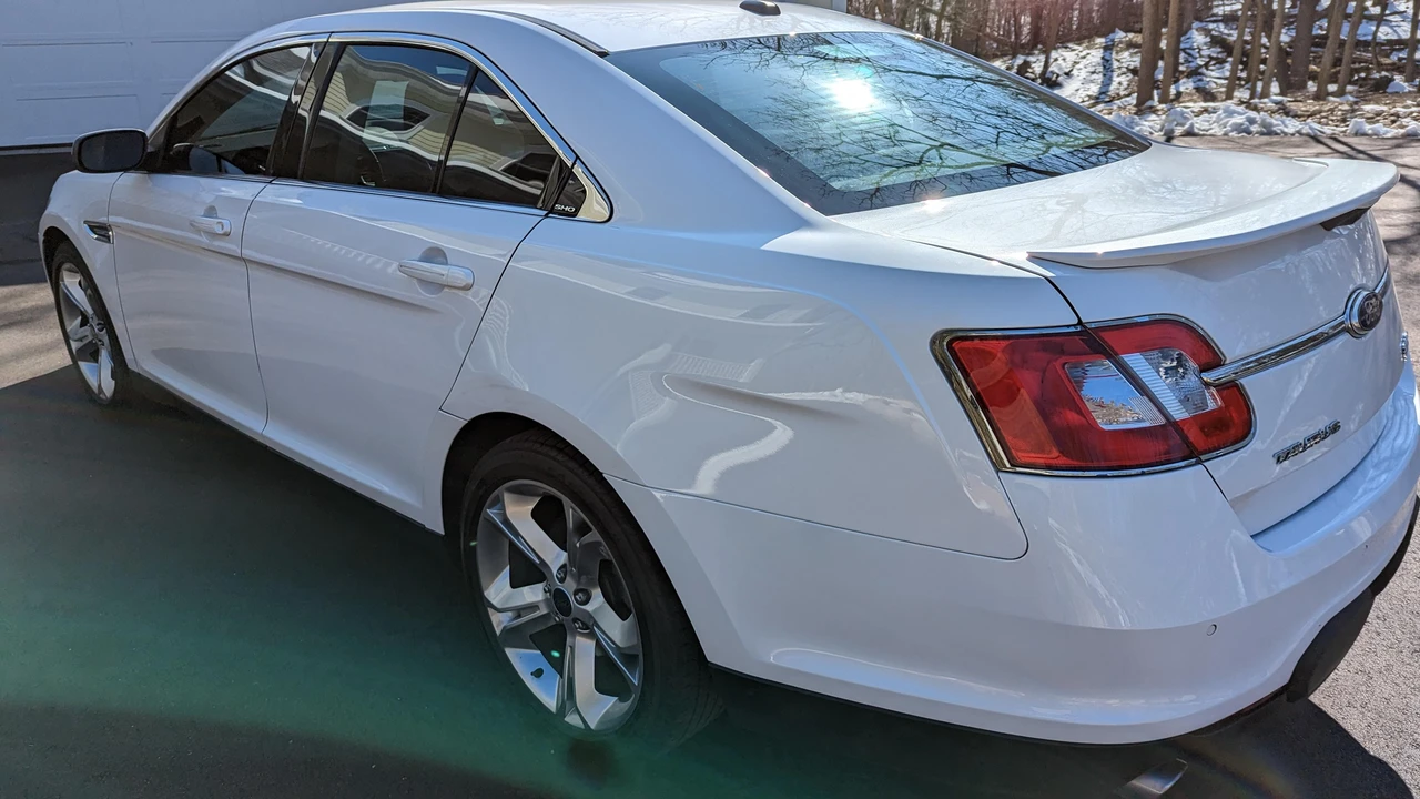 2011 Ford Taurus SHO 6th Gen - Image 26 of 31
