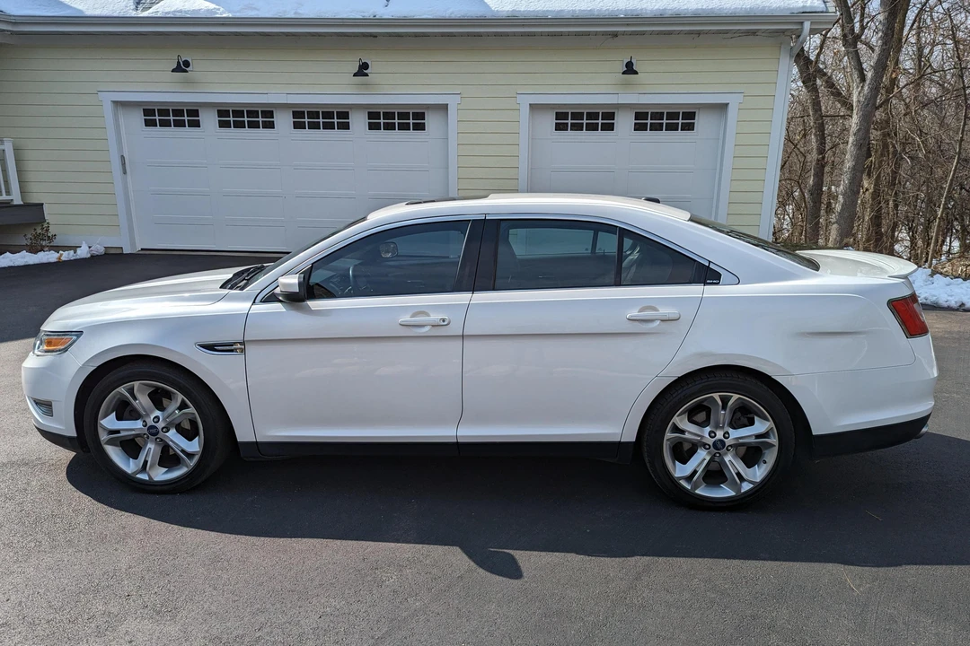2011 Ford Taurus SHO 6th Gen - Image 3 of 31