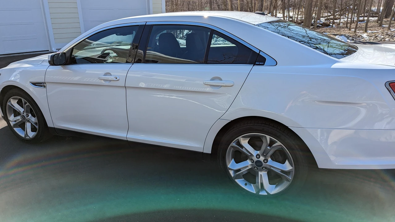 2011 Ford Taurus SHO 6th Gen - Image 25 of 31