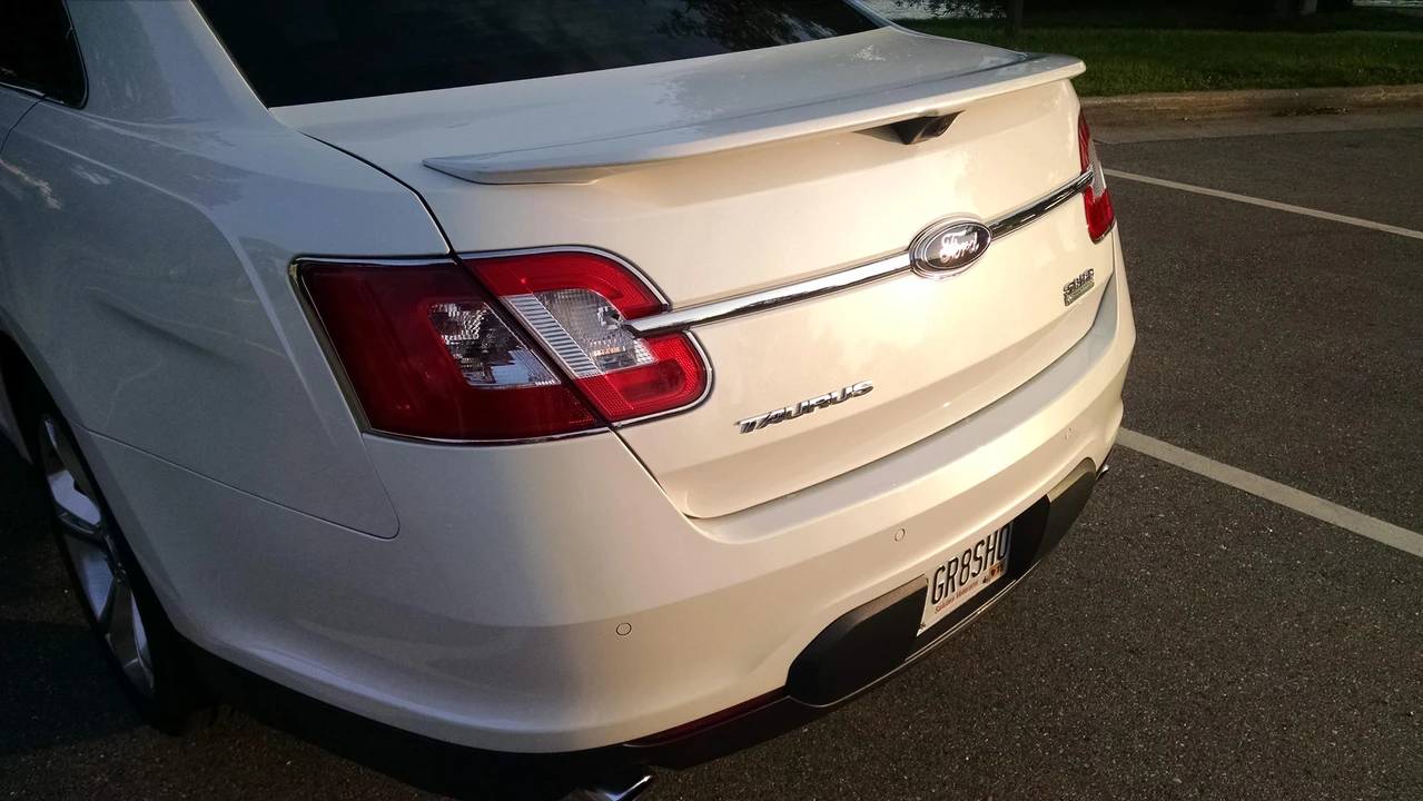 2011 Ford Taurus SHO 6th Gen - Image 28 of 31