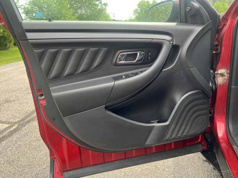 2011 Ford Taurus 5th Gen - Image 11 of 12