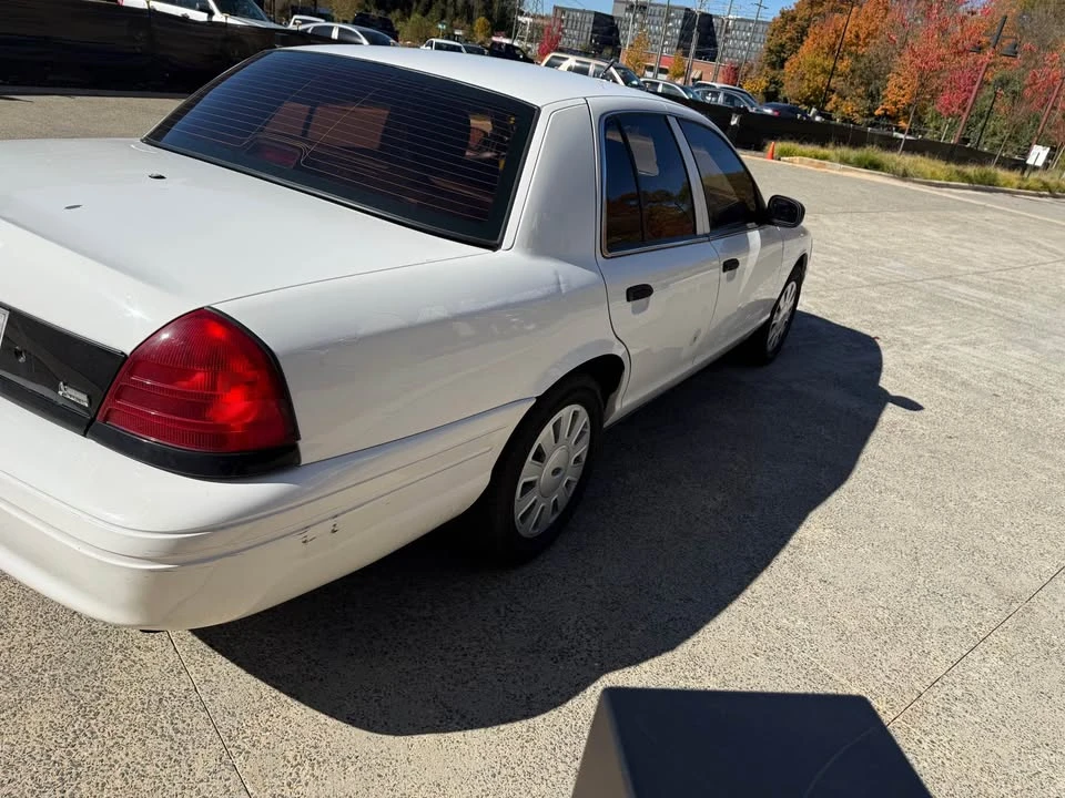2011 Ford Crown Victoria - Image 3 of 13